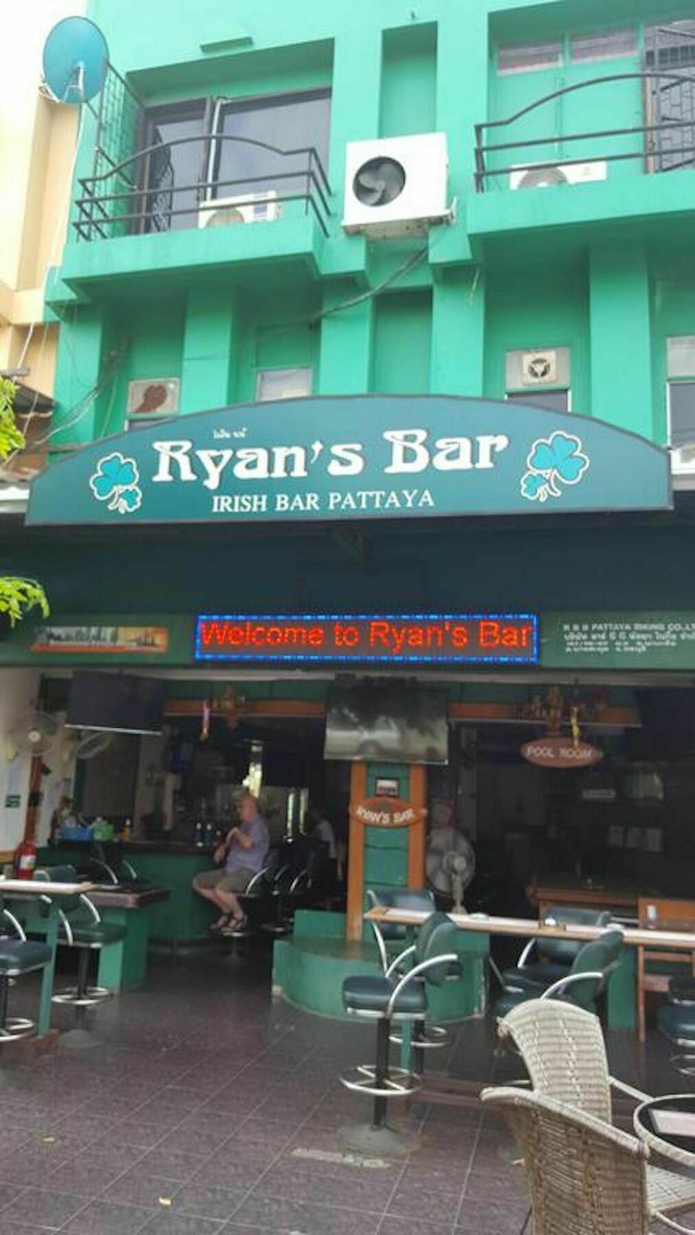 Hotel Ryan'S Bar Pattaya Exterior foto